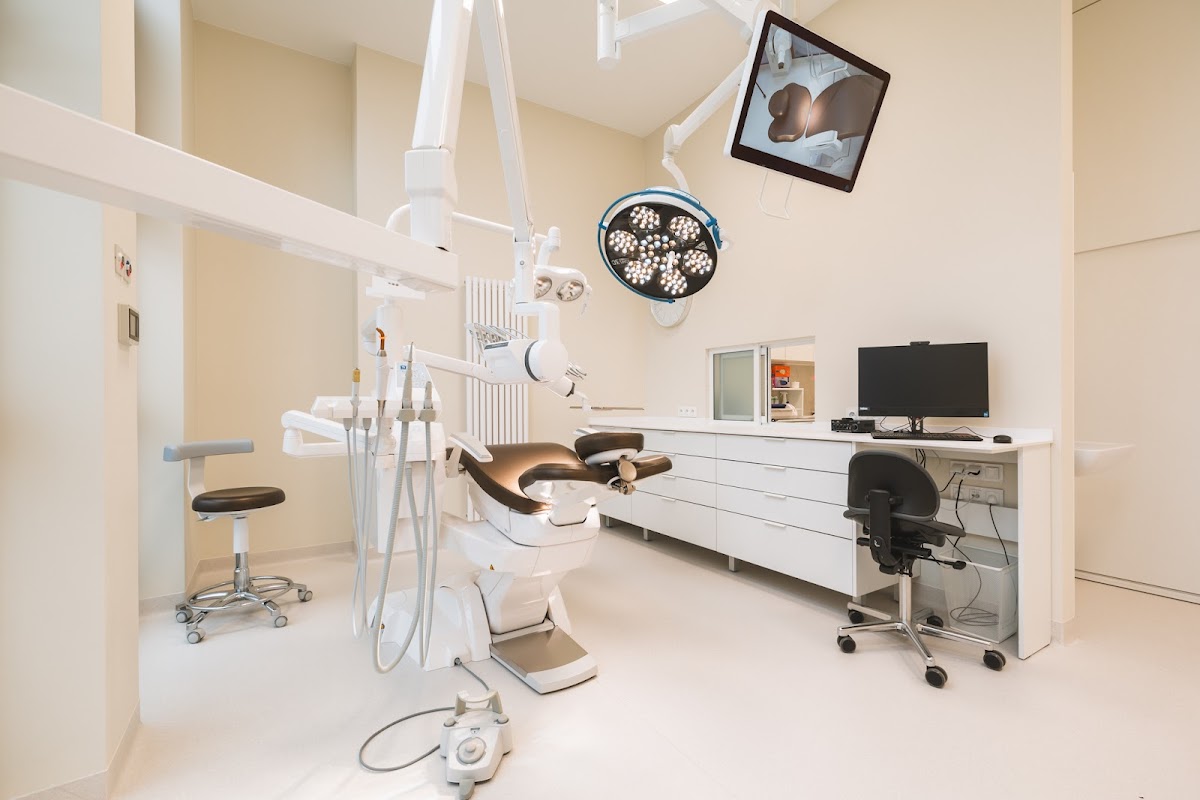 Premium Dental Clinic - PDC | Klinika Stomatologiczna - dental clinic in Warsaw