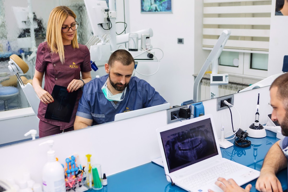 Stomatološka ordinacija Lavin Dental Clinic: Dr Lazar Jovanović - dental clinic in Belgrade, Serbia