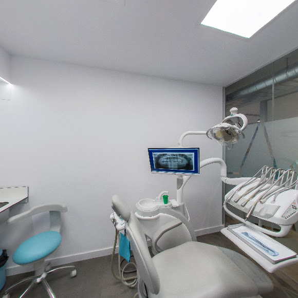 Clínica Dental Caser Barcelona - Sant Pau