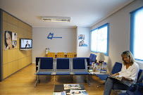 Dental Clinic Reina Victoria 70