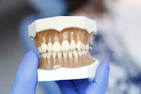 Dental Clinic Reina Victoria 70