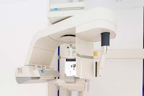 Dental Clinic Reina Victoria 70