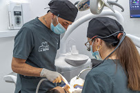 Clínica Dental la Reina dentista de Urgencias