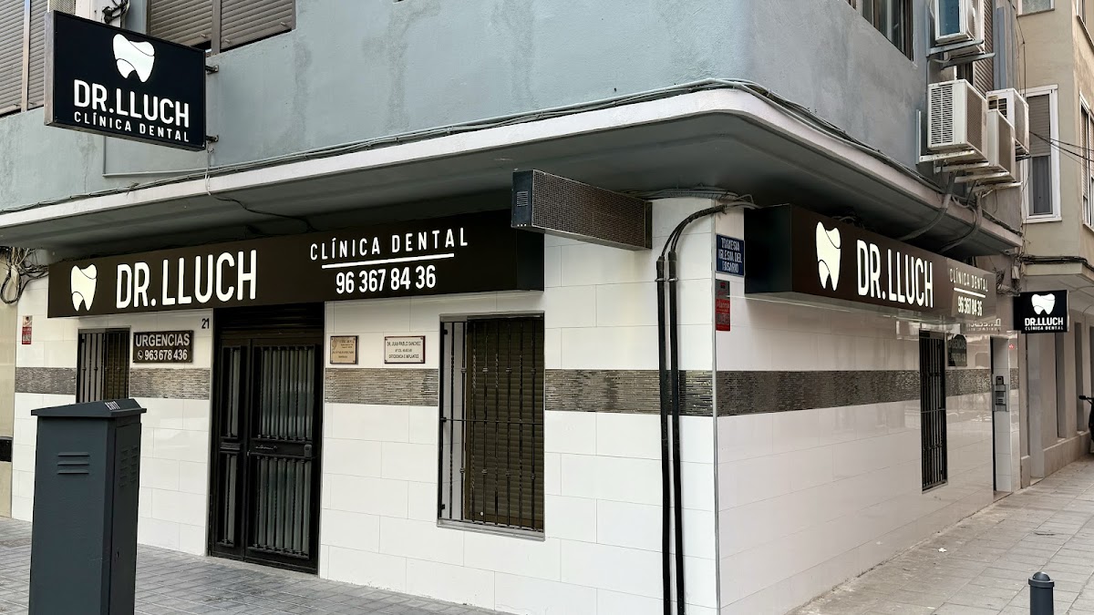 Clinica Dental Doctor Lluch Urgencias 24 H - dental clinic in Valencia, Spain
