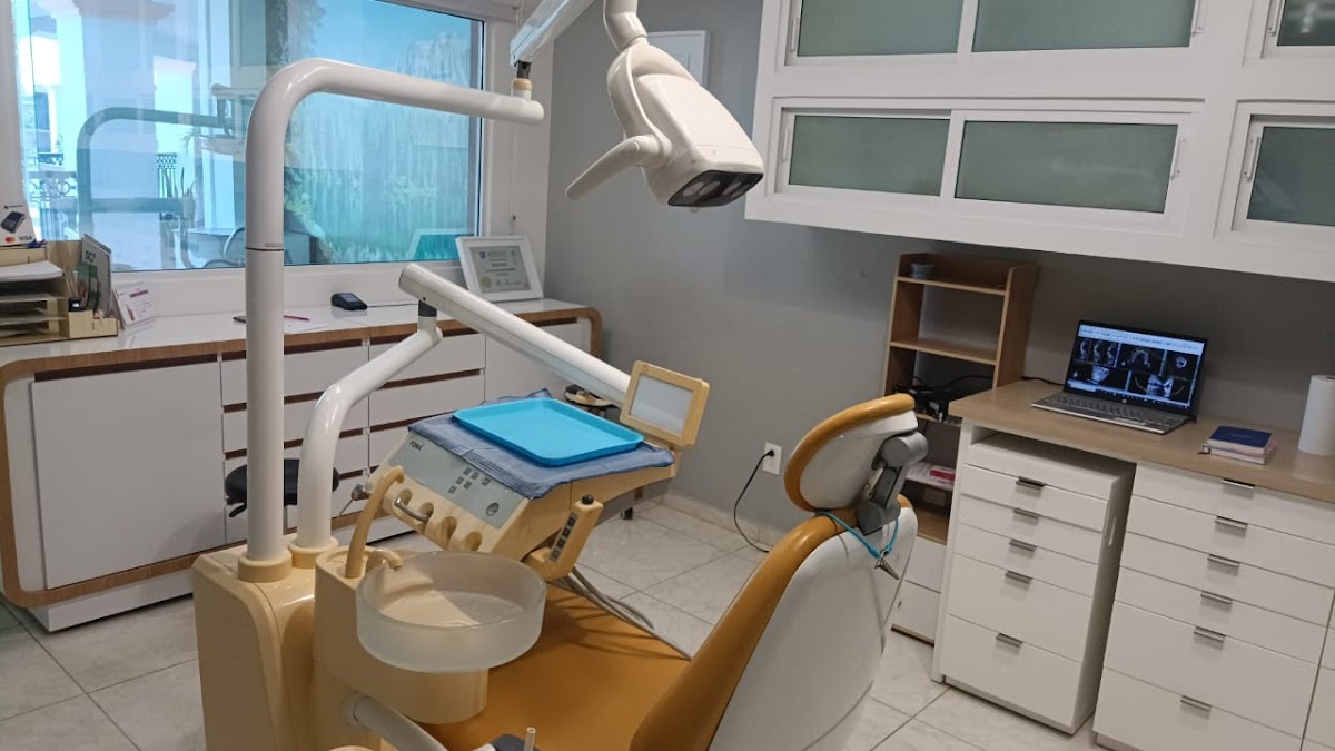 Rehabilitación Dental dentista Cancún endodoncia implantes prótesis fija