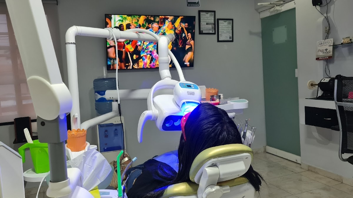 DENTAL HOLGUIN - dental clinic in Cancun, Mexico