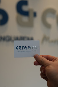 Grins & Co. Odontología avanzada