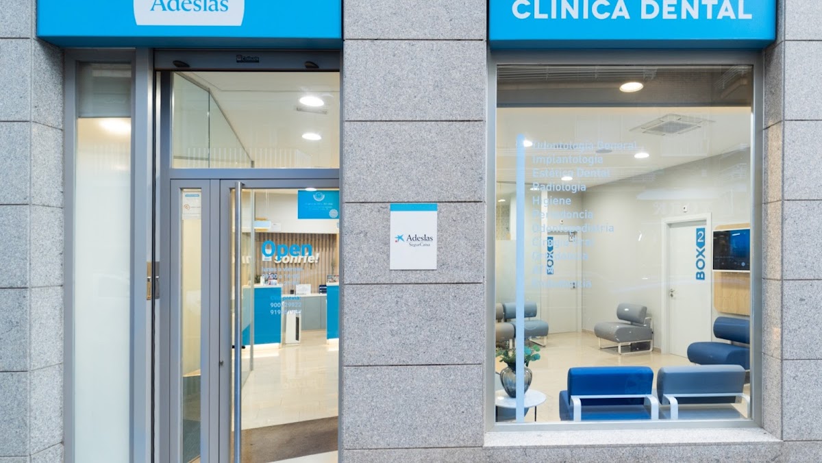 Clínica Dental Adeslas - dental clinic in Marbella, Spain