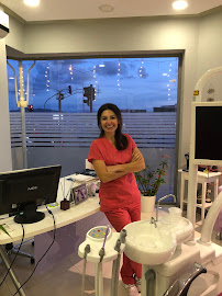 Dentist Fatma İldem Diş Hekimi