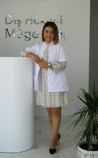 Diş Hekimi Müge Tanyel