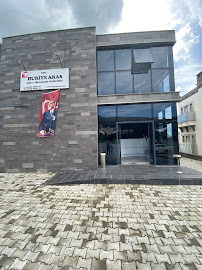 Huriye Aras International Dental Clinic- İMPLANT TEDAVİSİ -HOLLYWOOD SMİLE-GÜLÜŞ TASARIMI DİŞKLİNİĞİ Bodrum