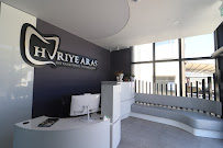 Huriye Aras International Dental Clinic- İMPLANT TEDAVİSİ -HOLLYWOOD SMİLE-GÜLÜŞ TASARIMI DİŞKLİNİĞİ Bodrum