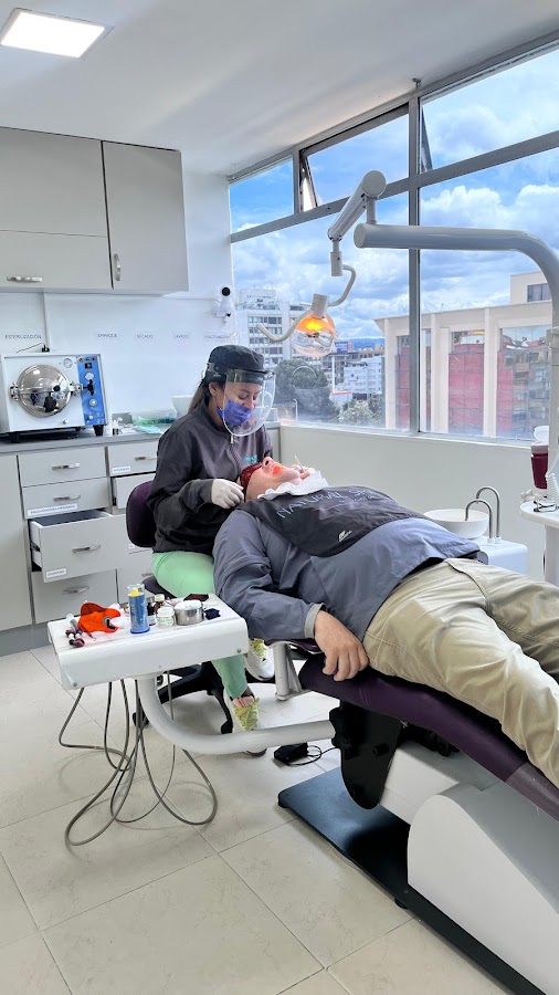 Natural Smile & Dental Care - dental clinic in Bogota