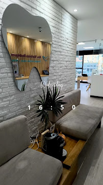 Doctora Veronica Diseño de Sonrisa en Bogotá Carillas de Porcelana Implantes Dentales Ortodoncia Invisalign