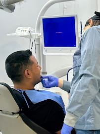 Clinica Dental Rehabilitadora Oral, Dentist U.Javeriana | speaks fluent English | Dental Tourism I