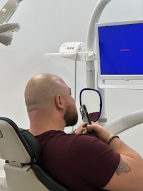 Clinica Dental Rehabilitadora Oral, Dentist U.Javeriana | speaks fluent English | Dental Tourism I