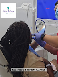 Clinica Dental Smile Makeover Cartagena l Odontólogos Cartagena l Fluent English