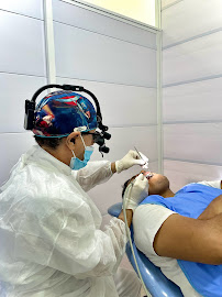 CONSULTORIO ODONTOLOGÍA ESTÉTICA, DR. ALFREDO HERRERA.
