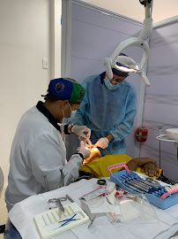 CONSULTORIO ODONTOLOGÍA ESTÉTICA, DR. ALFREDO HERRERA.