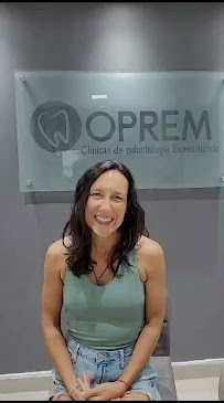 Oprem Dental Clínica odontológica especializada / Dra. Maria Molina / Dra. Karen Bustos