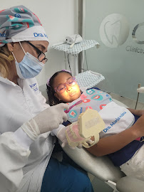Oprem Dental Clínica odontológica especializada / Dra. Maria Molina / Dra. Karen Bustos