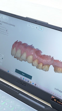 Dr Eduardo Coll | Diseños de Sonrisa en Barranquilla
