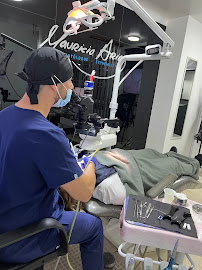 Dr. Mauricio Arias - Odontólogo Experto en Medellín English Dentist