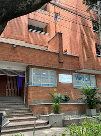 Dr. Mauricio Arias - Odontólogo Experto en Medellín English Dentist