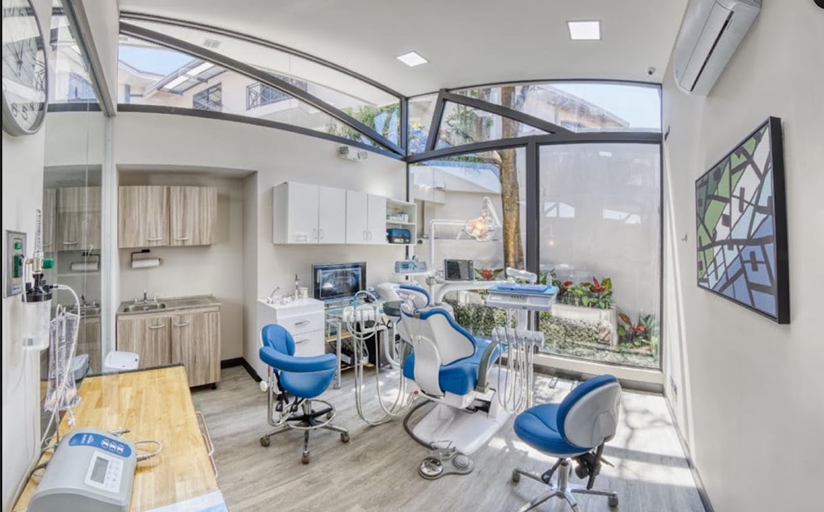 Dr. Marco Muñoz Dental Clinic - dental clinic in San Jose, Costa Rica