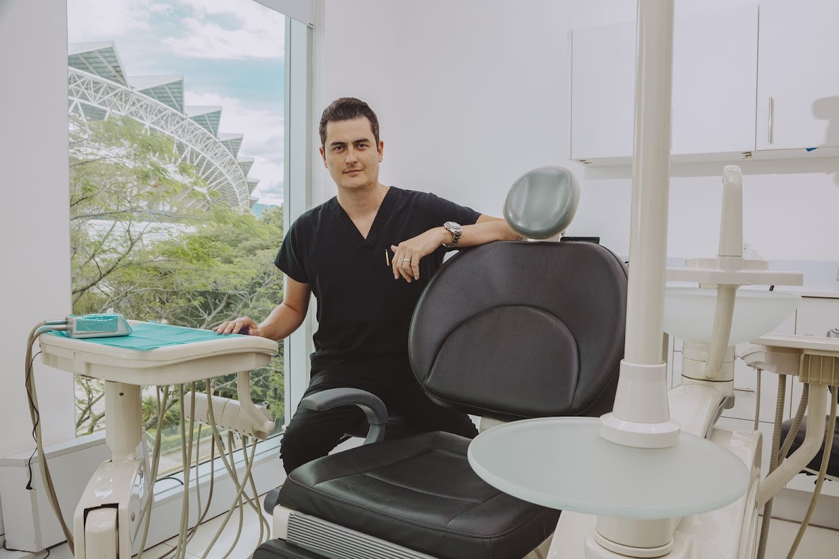 Freer Dental Aesthetics & Implant Center - dental clinic in San Jose, Costa Rica