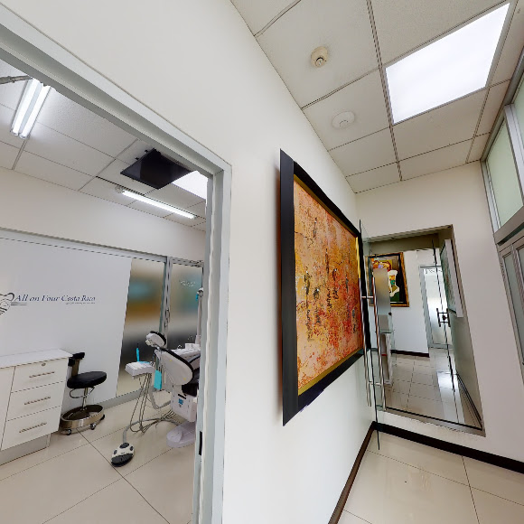 Freer Dental Aesthetics & Implant Center