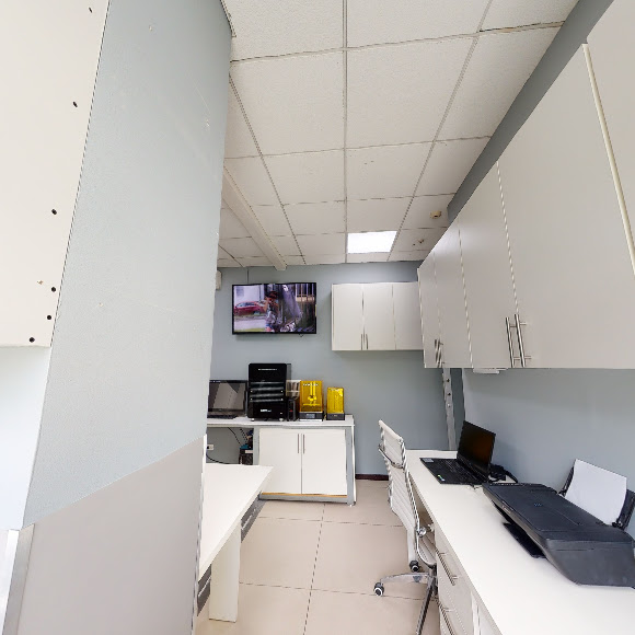 Freer Dental Aesthetics & Implant Center