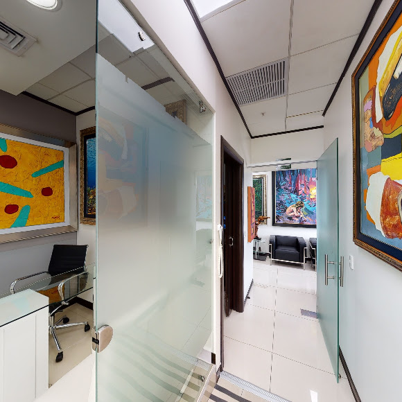 Freer Dental Aesthetics & Implant Center