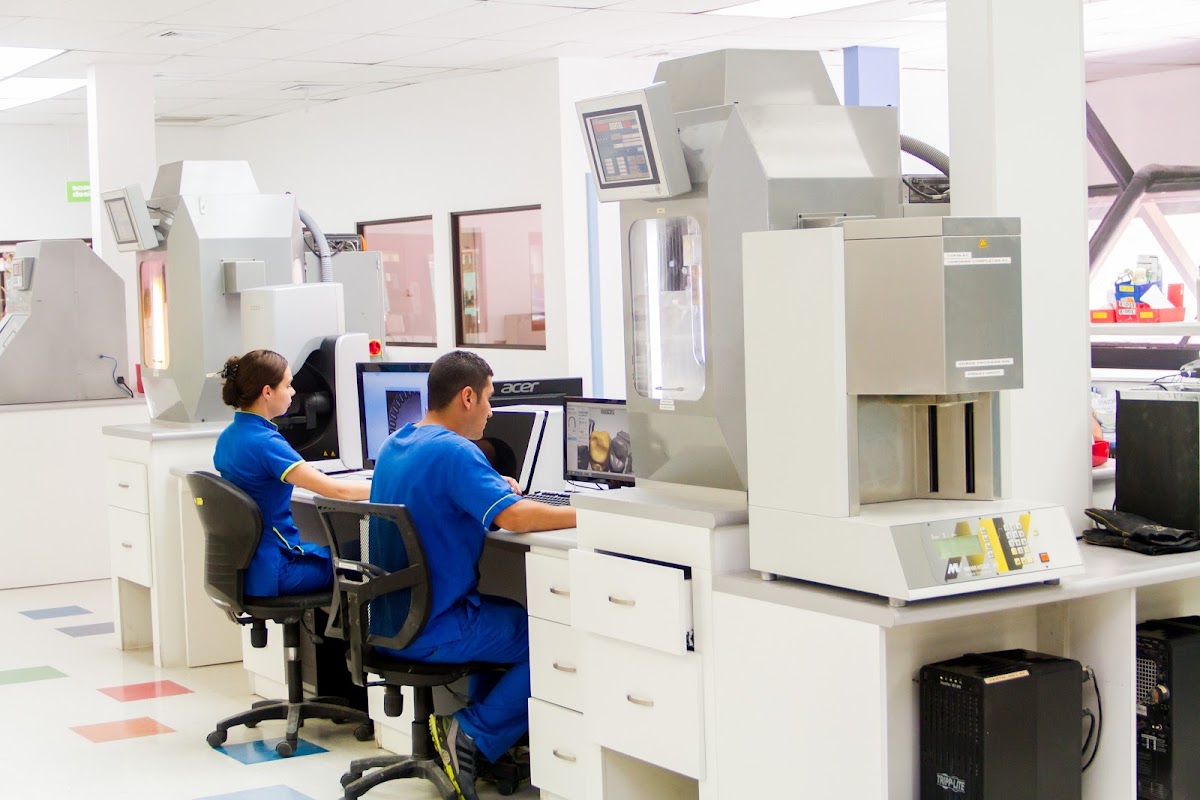 Costa Rica Dental Team - Dental Implants - dental clinic in Curridabat, Costa Rica