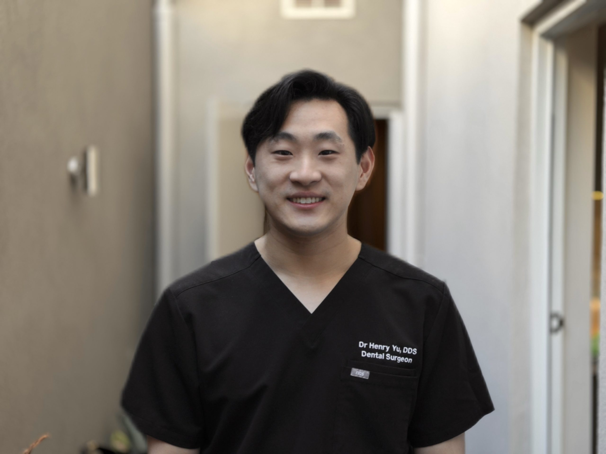 Associate Dentist Henry Yu
