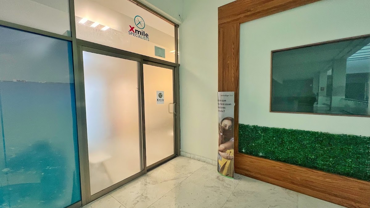 Dental Xmile - dental clinic in Cancun, Mexico