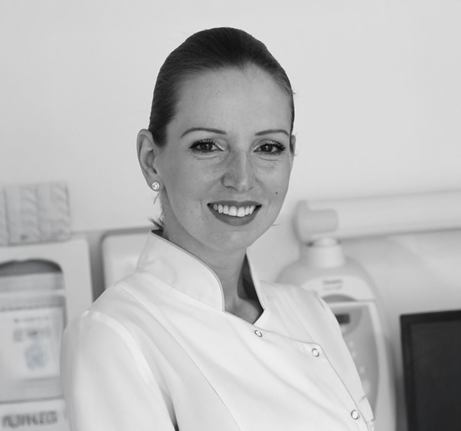 Dentist Vera Zirojevic - Mouth Rebuilding and Comprehensive Restorations