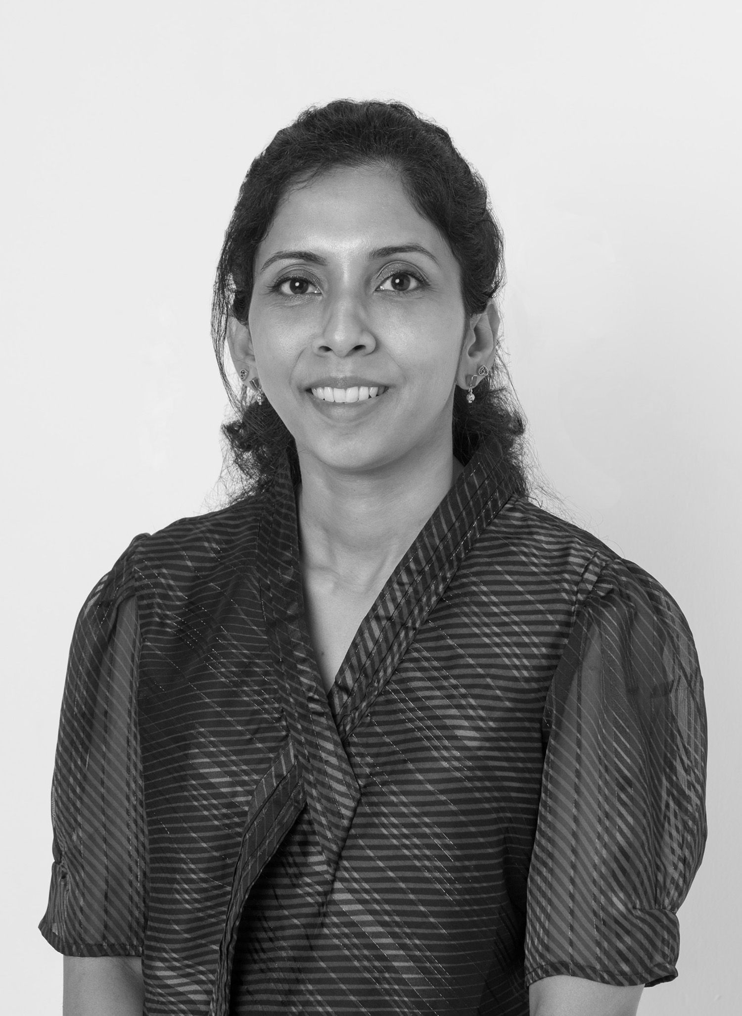 Dentist Priyanka Regunathan - Prosthodontics, Crowns, Bridges and Aesthetics