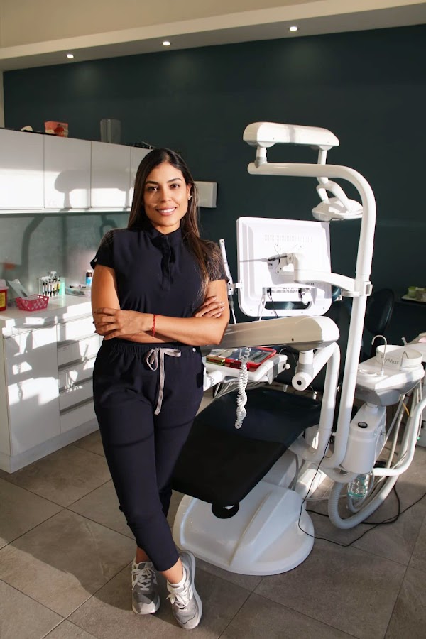 Clínica Dental CrisDent - dental clinic in Cancun, Mexico
