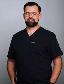 Dr. Lukasz Pyrchla