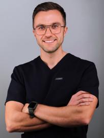 Dr. Michal Badowski