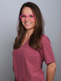 Dr. Dagna Brzecka