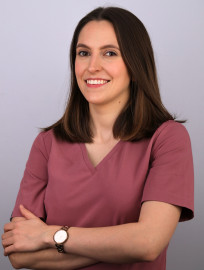 Dr. Julia Dworak