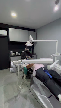 ROSENBER DENTAL (clínica dental)