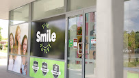 The Smile Outlet