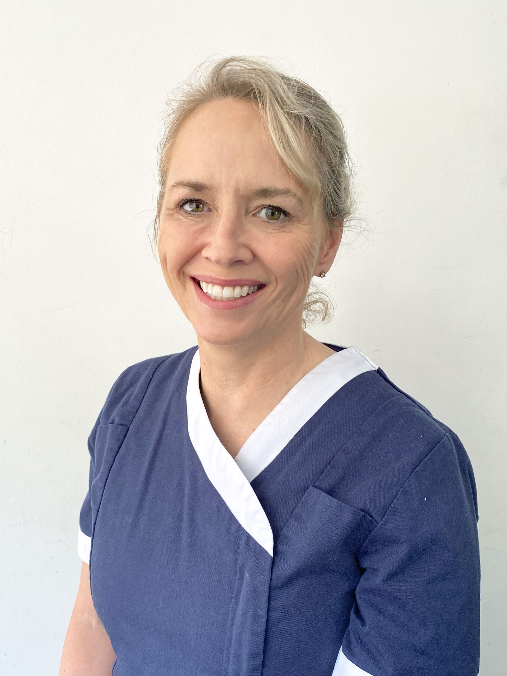Dentist Fiona van Heerden - Orthodontics, IV sedation, restorative dentistry, endodontics