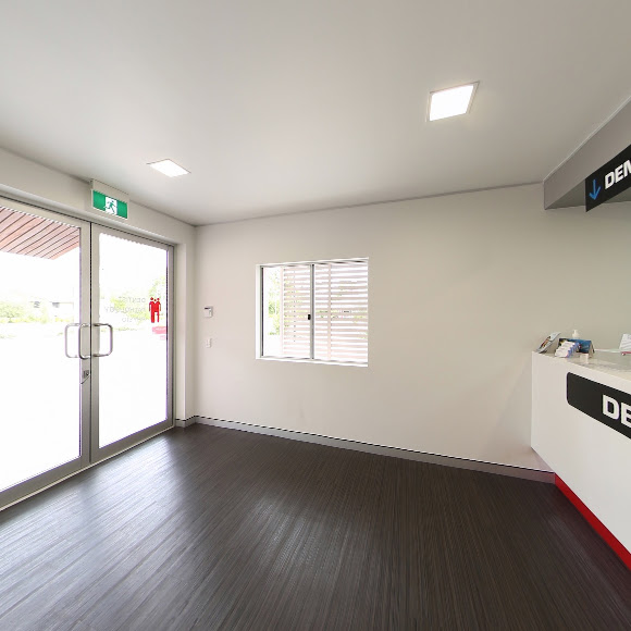 Smile Studio NQ / Dentist at Healthlink