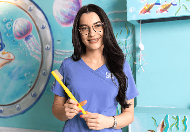 Dr. Adina Neagoe