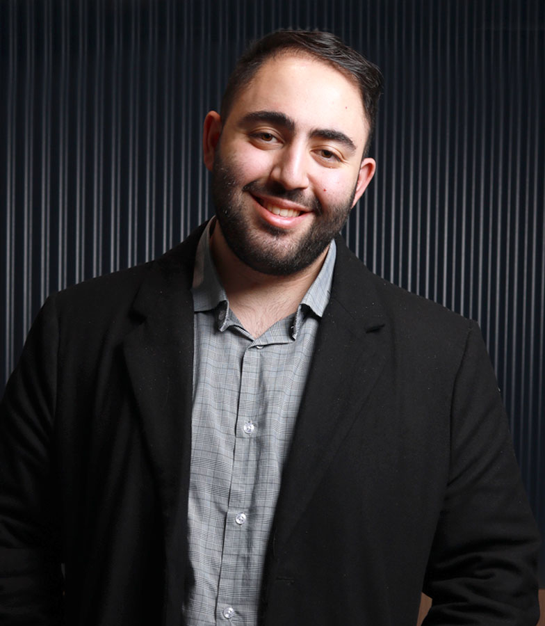 Dentist William Akil - Wisdom tooth removal, implants, crowns, veneers