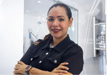 Dr. Naxhiely Sanchez - Endodontics & Rehabilitation